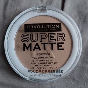 Matte pressed powder
